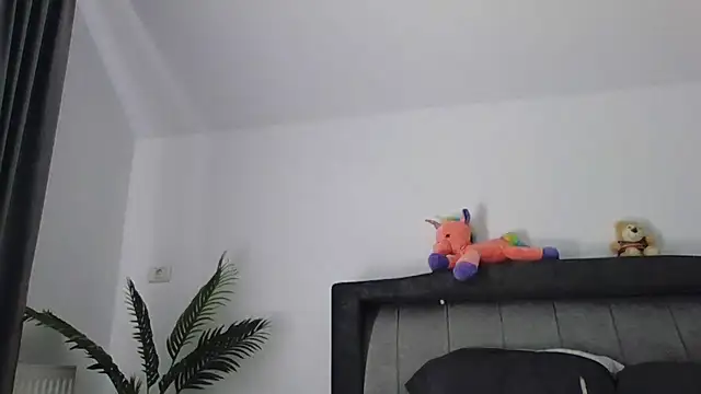 NicolePlay webcam