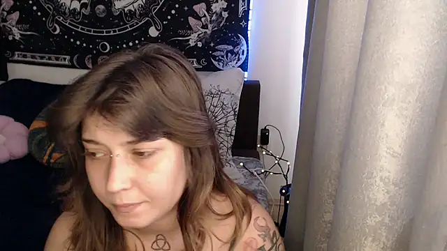 AlienforTwenty webcam