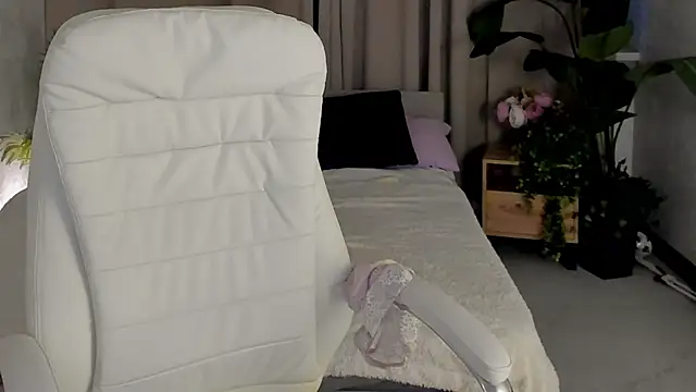 LeticiaRomano live cam on StripChat