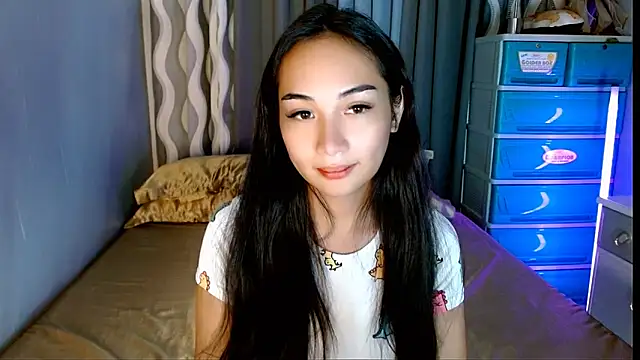 SweetLilly_18 live cam on StripChat