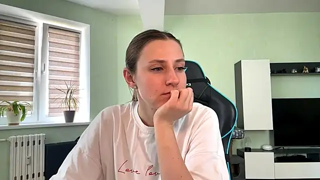 HyoBungard live cam on StripChat