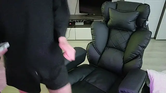 angryzan webcam