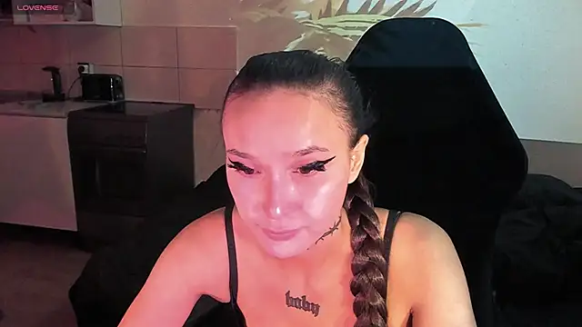 MilaAsh webcam