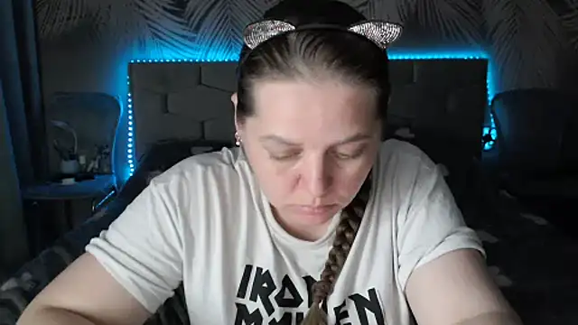 uliastar live cam on StripChat