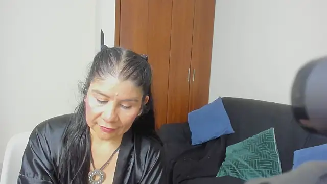 kiraGeiner webcam