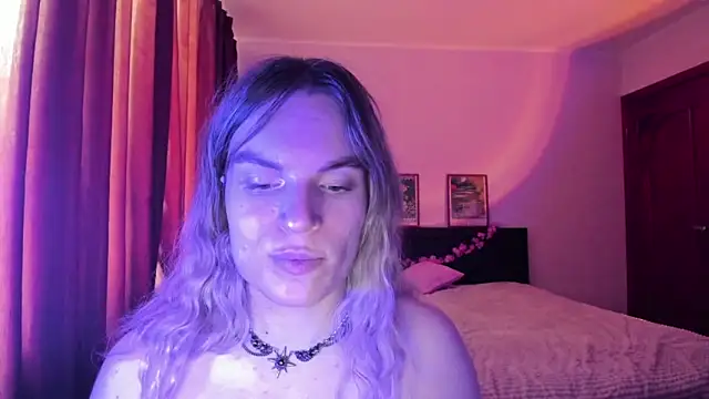 milliKira006 webcam