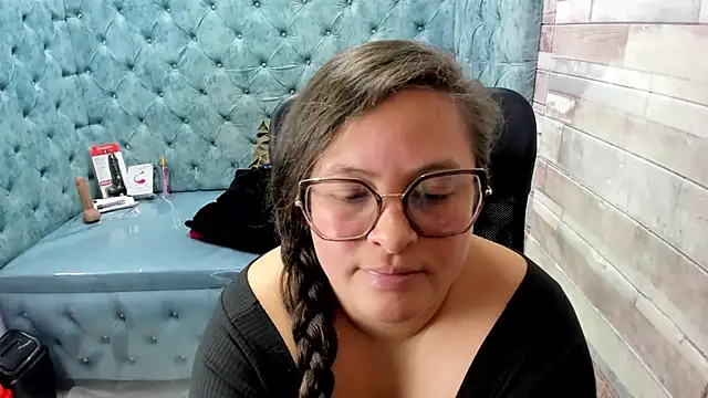 Sarah_Boobs_ live cam on StripChat