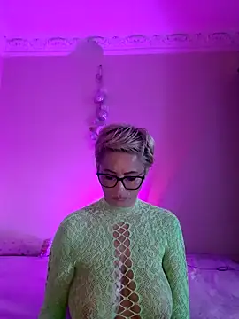 LunaBlaise live cam on StripChat