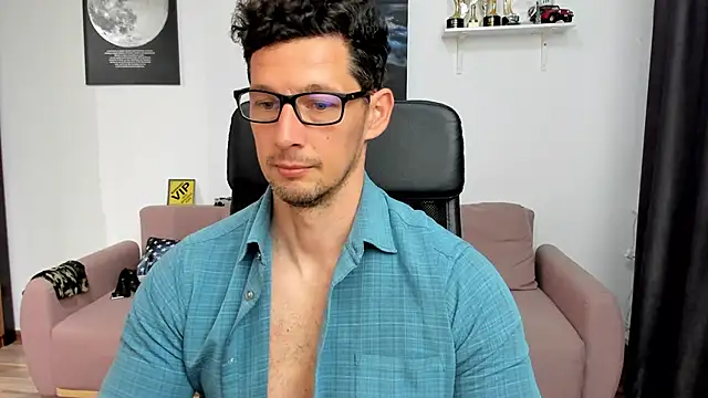 BrutusK08 live sex cam