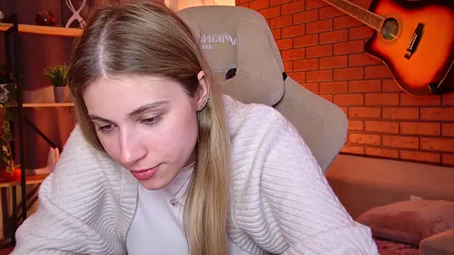 EllieCutes webcam