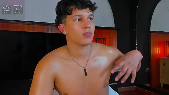 Leo_Savage_ webcam
