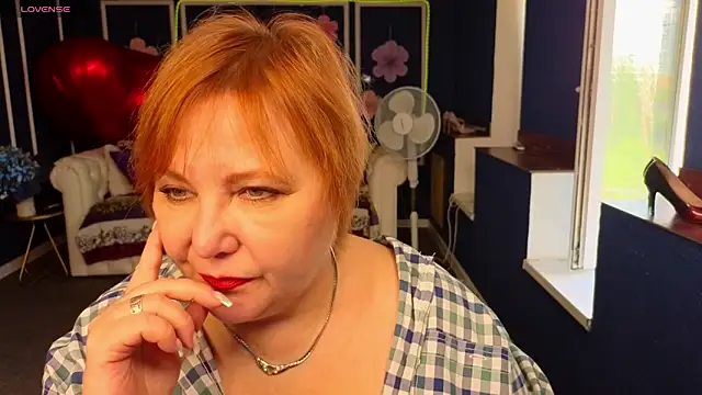 Kira_Kenett webcam