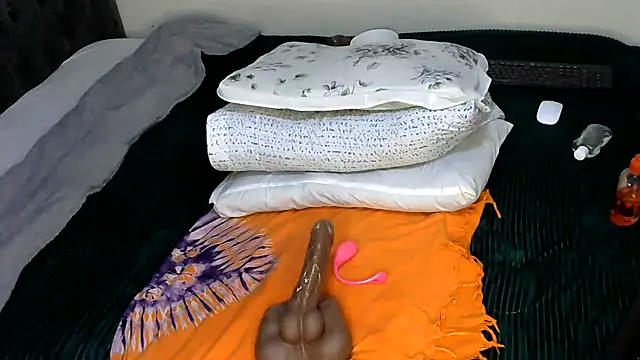 Judy-the-Booty webcam