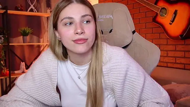 EllieCutes webcam