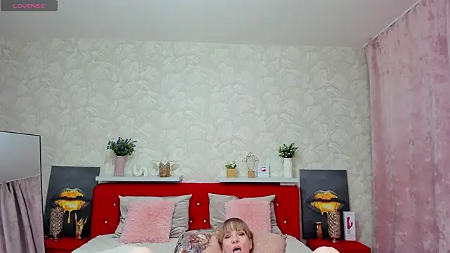 KattyPeachX webcam
