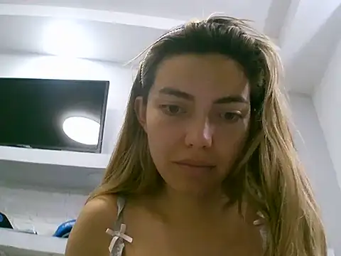 VittoriaTaylor webcam