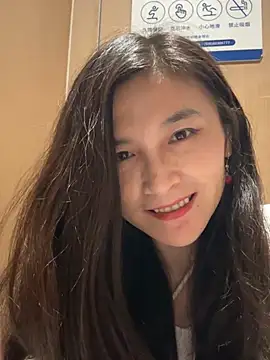 yinyin326 live cam on StripChat