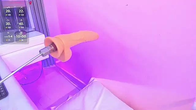 lia_sucker webcam