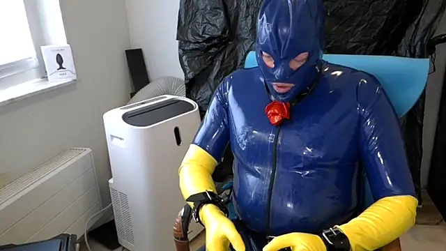 latexslaveboy webcam
