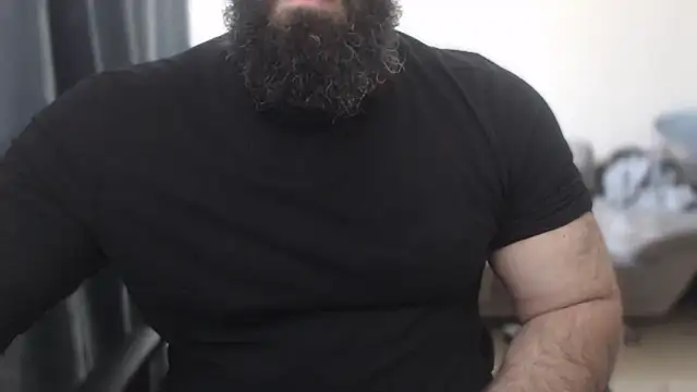 hugemachohandsome live cam on StripChat
