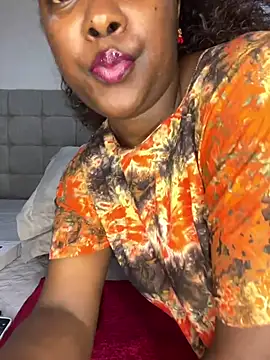 prettiepearl live cam on StripChat