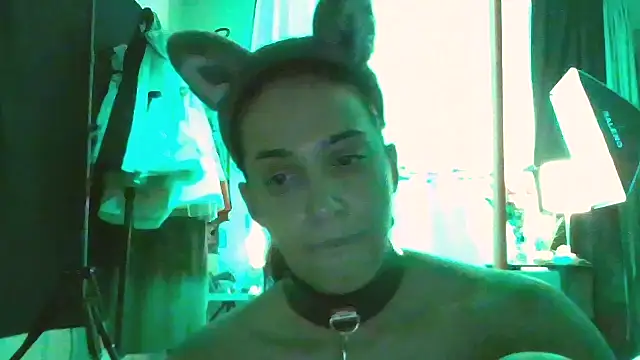 exoticp002 live cam on StripChat