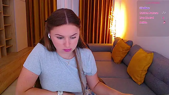 mia_bloomy webcam