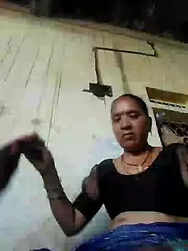 Loomaraj live cam on StripChat