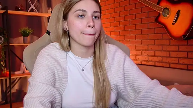 EllieCutes webcam
