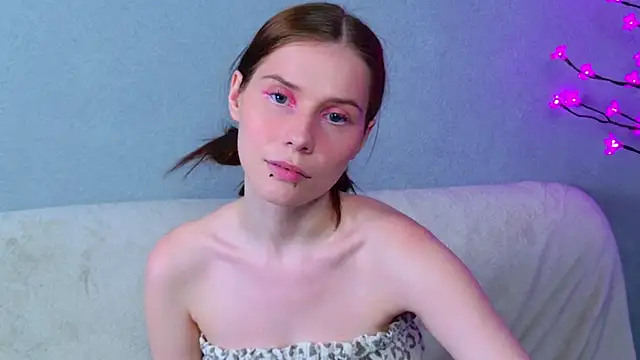 CleoBloom_ webcam