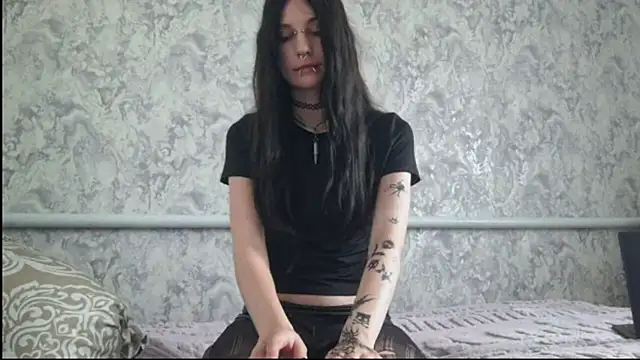 KrissyHiott webcam