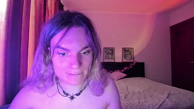 milliKira006 webcam