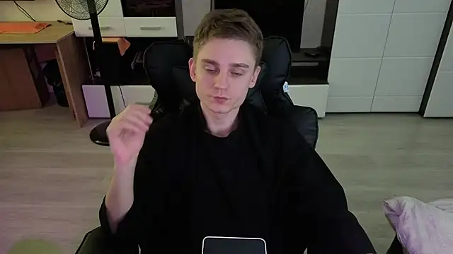 angryzan webcam