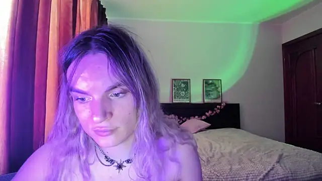 milliKira006 webcam