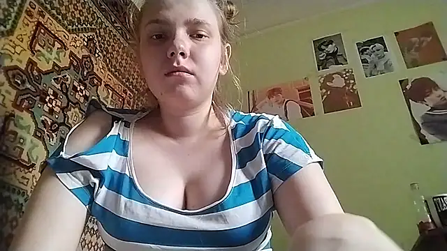 KikiBang webcam