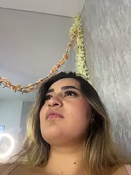 Antonella_Julieta webcam