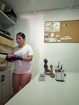 susana_castle (F young) - Make me wet + show pussy 🦪🍌