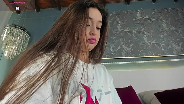 MiaKay1 webcam