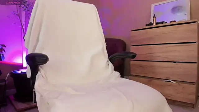 kaylalaine - KaylaLaine's free webcam - UK Sex Cams