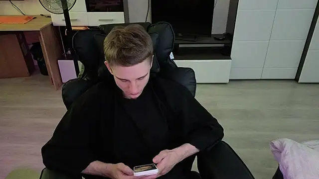 angryzan webcam