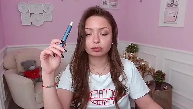 LucySkilar webcam