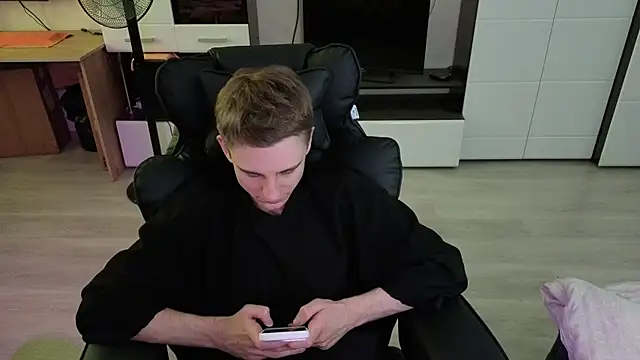 angryzan webcam
