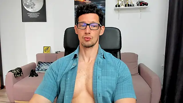 BrutusK08 live cam on StripChat