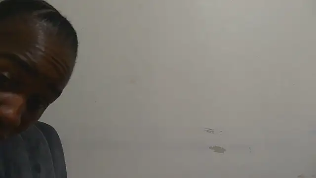 sluttylaura21 webcam