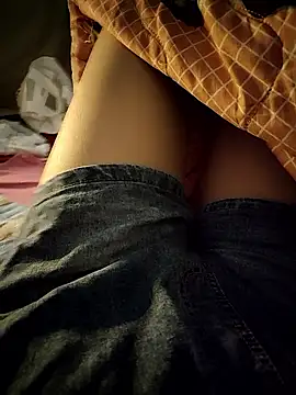 -Tara-a live cam on StripChat