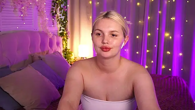 AmeliaWeells webcam