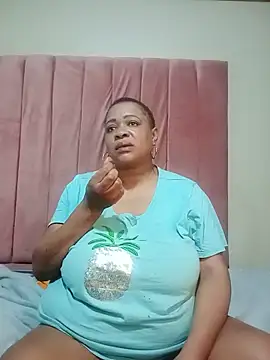 BUSTYQUEEN56_ webcam