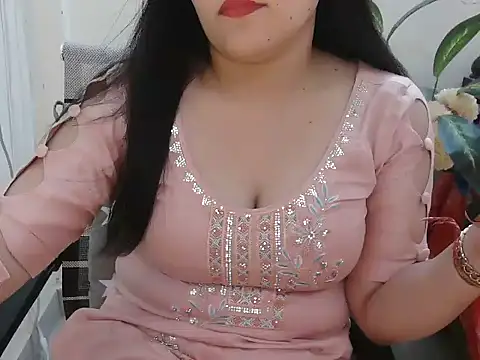 _chitranshi (F young) - 😄 chocolate on boobs 🍫