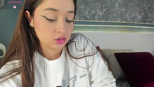 MiaKay1 webcam