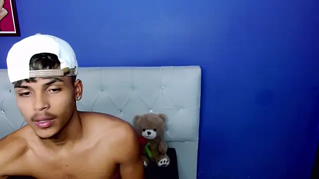 Angel_foxc13 webcam
